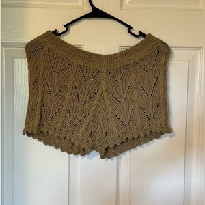 XL Tan crochet shorts!
